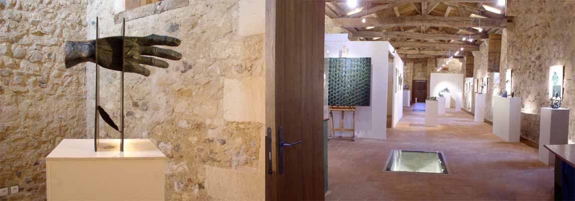 l'entr�e et la grande salle d'exposition